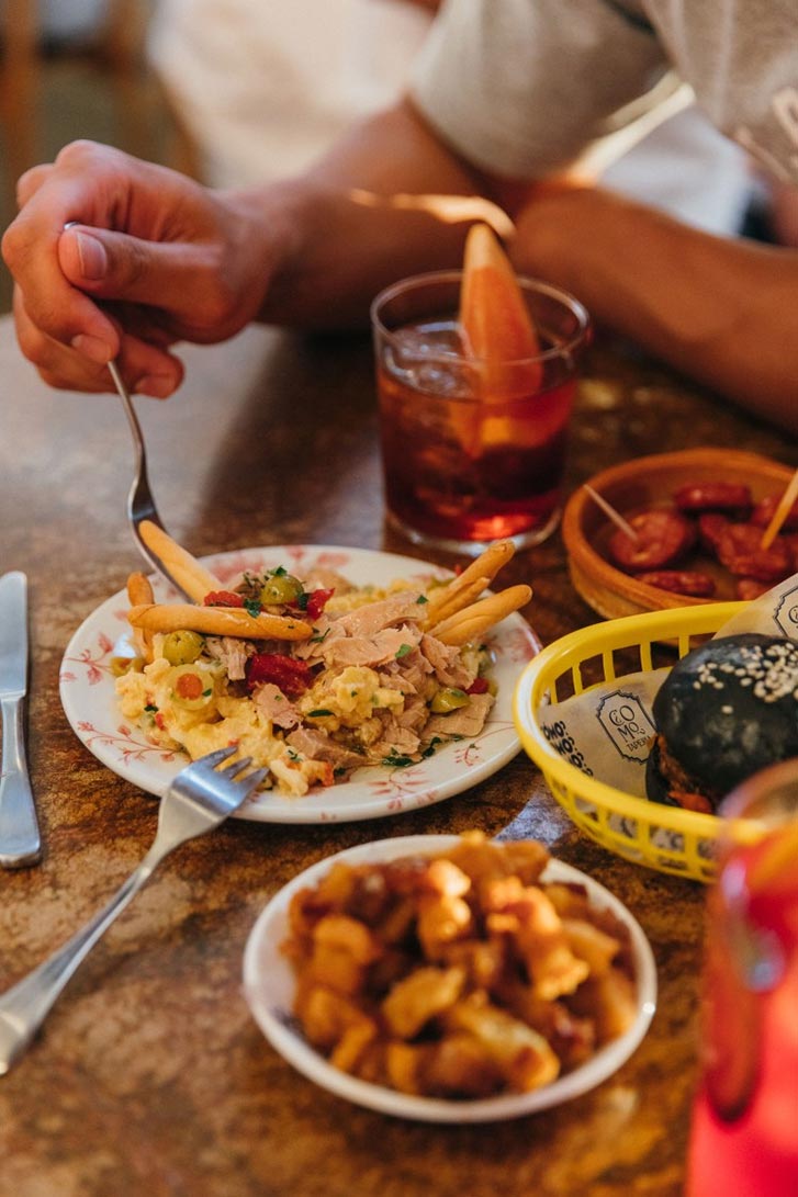 Como Taperia Happy Hour