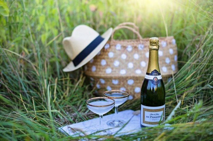Picnic and Bubbles