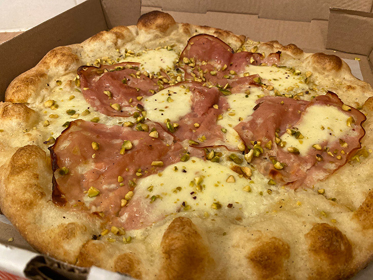 Pizzeria Farina Pistacchio Pizza