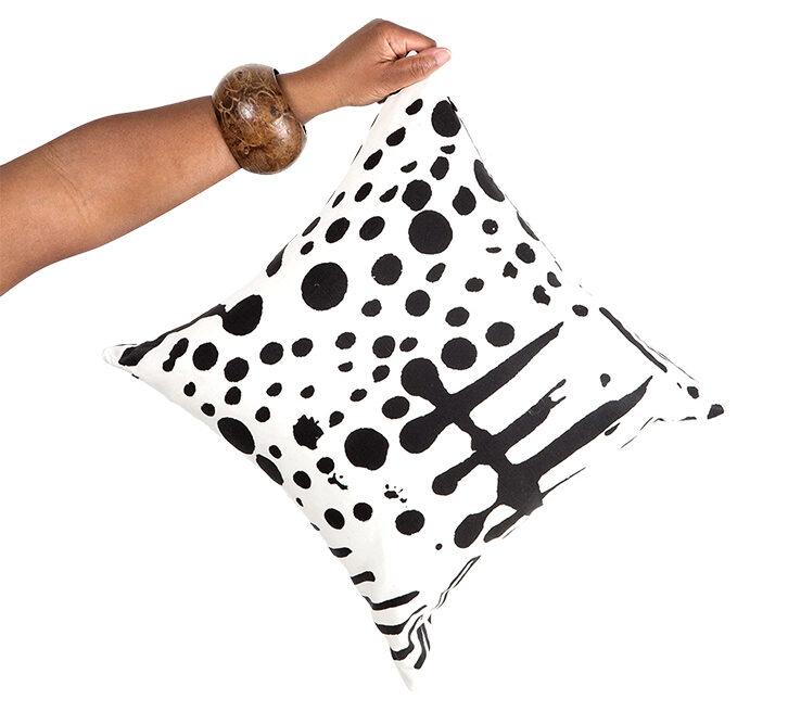 Tafui’s Eau Noir cushion cover