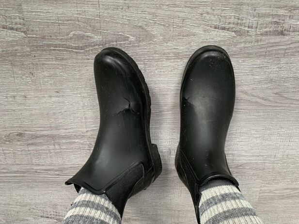 Review: Comparing Vessi vs. Hunter Chelsea Boots